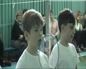 Самый необычный урок физкультуры: юные орловчане сыграли в бадминтон с космонавтом Мисуркиным