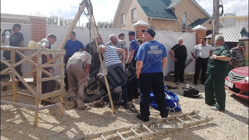Под Орлом развернули операцию по спасению лося: фото и видео с места ЧП