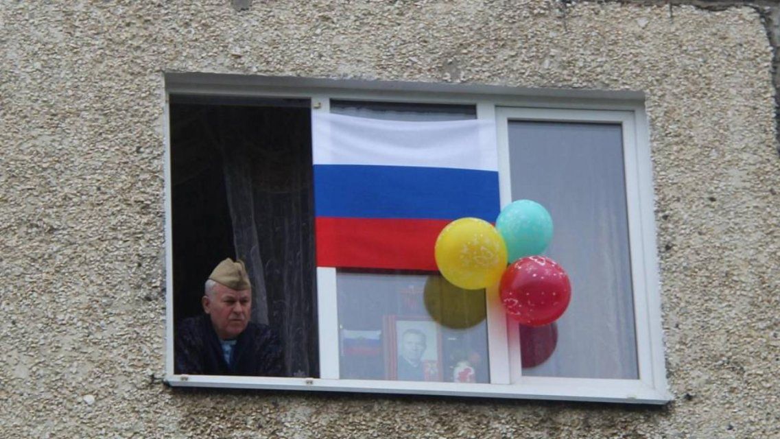 Песни из открытых окон: орловчане поучаствовали в акции «Поем двором» 