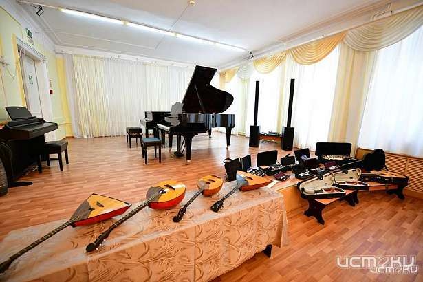Покровская Детская школа искусств получила новые музыкальные инструменты