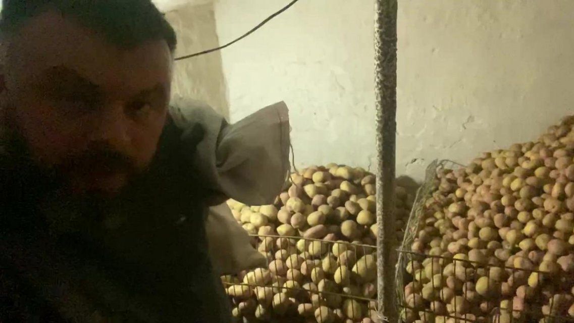 «Дам, но не всем»: советник орловского губернатора запасается на зиму картошкой