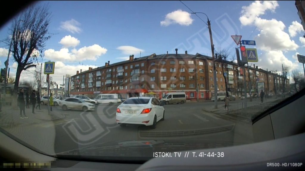 Объезд авто по встречке и обочине: на видеорегистраторы орловчан снова попадают нетерпеливые водители