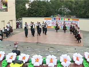 Новости за 90 секунд: петербургский подрядчик займется реконструкцией наших набережных, орловчане могут сообщить, где торгуют смертью, а в выходные на одной сцене станцуют несколько народов мира