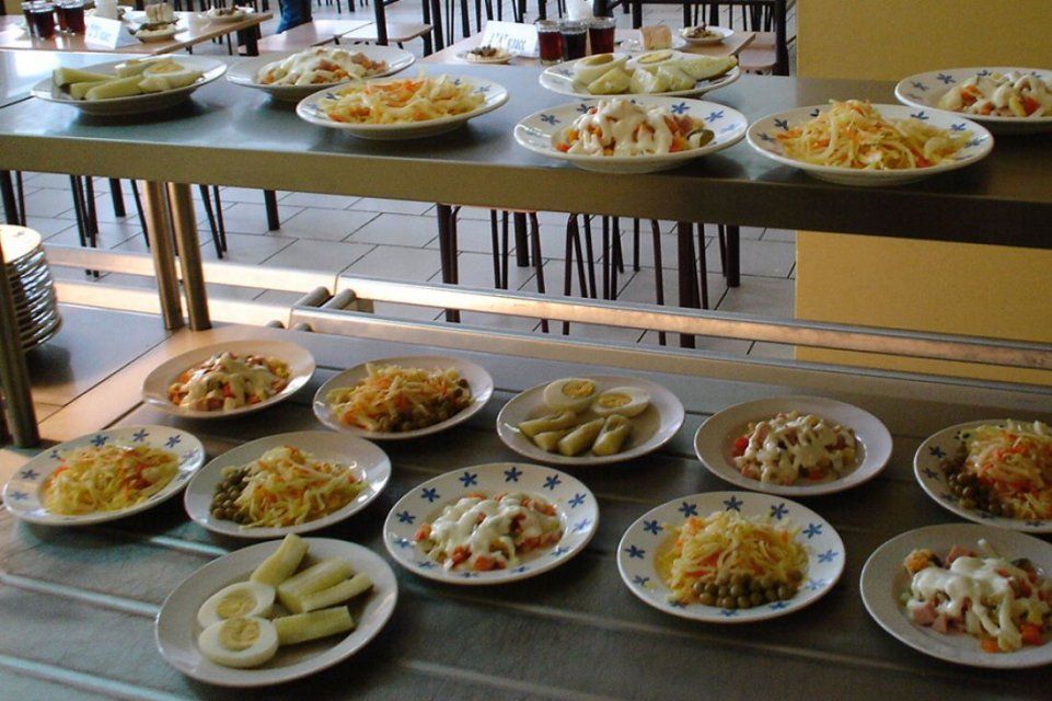 Роспотребнадзор забраковал почти 90 кг продуктов в лагерях Орловщины