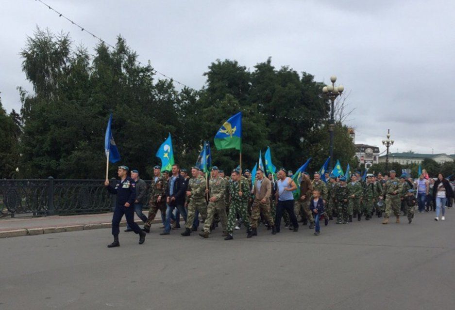 Фоторепортаж: голубые береты с размахом празднуют День ВДВ в Орле 