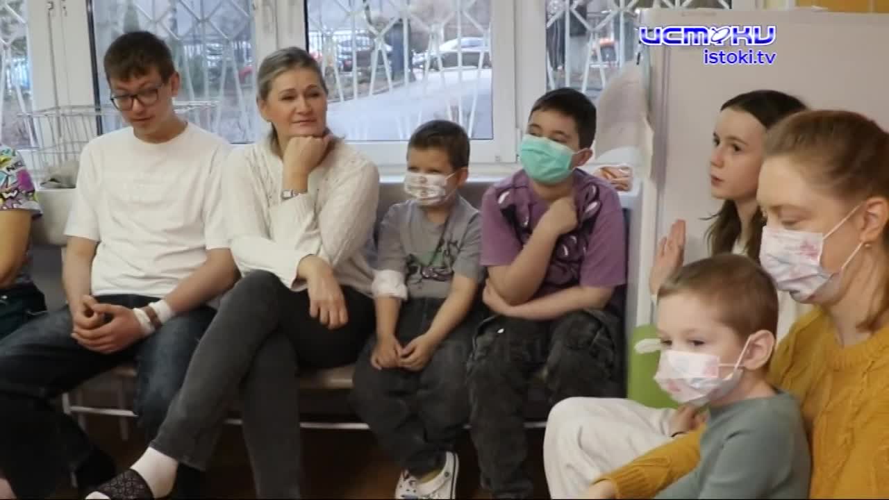 "Коробка храбрости" сотрудники МЧС навестили детей проходящих лечение от онкологии