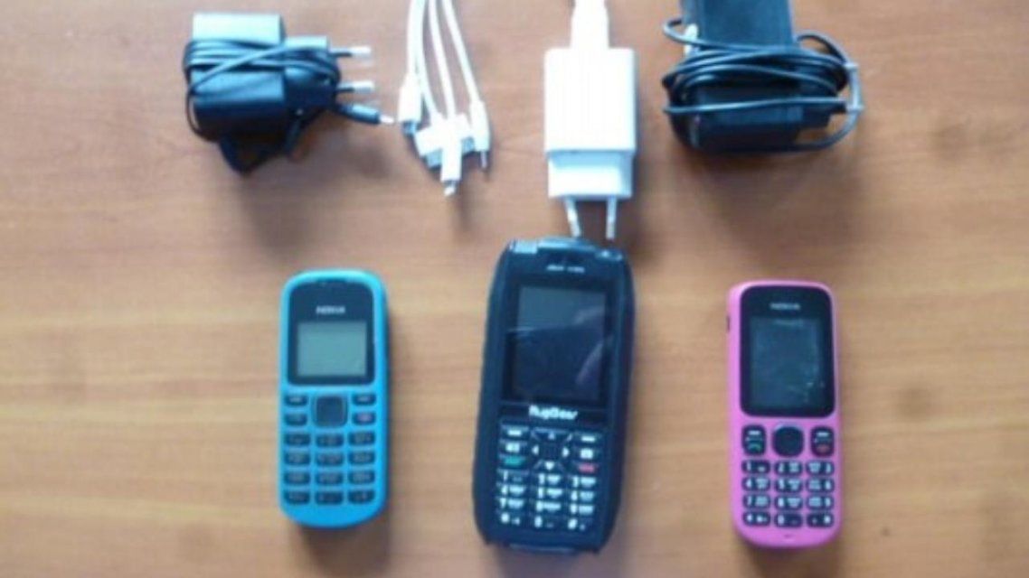 Только за полгода в колонии Орловщины пытались передать 145 телефонов