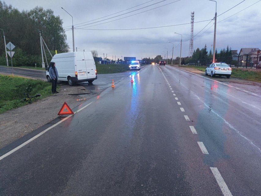 Под Орлом микроавтобус сбил велосипедиста