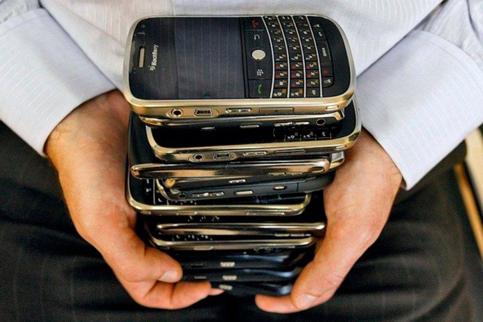 Гость дождался, когда уснет орловчанка, и украл у нее два мобильных телефона на сумму 30 тыс. рублей