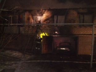 В Свердловском районе сгорел жилой дом