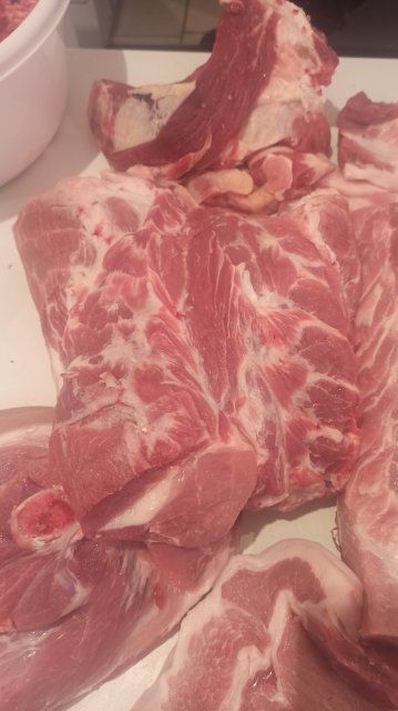 На рынке в Кромах торговали сомнительными продуктами