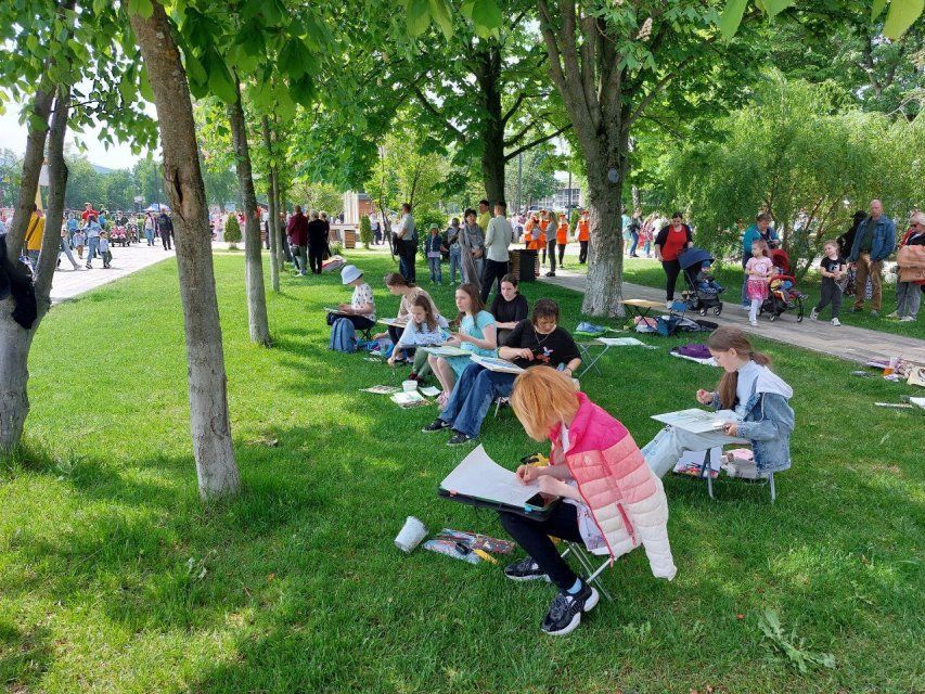Мастер-классы, мороженое и развлекательная программа. В Детском парке Орла отметили Международный день защиты детей