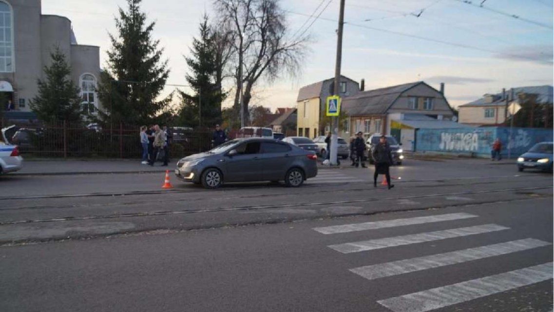 В Орле две пенсионерки попали под колеса автомобилей