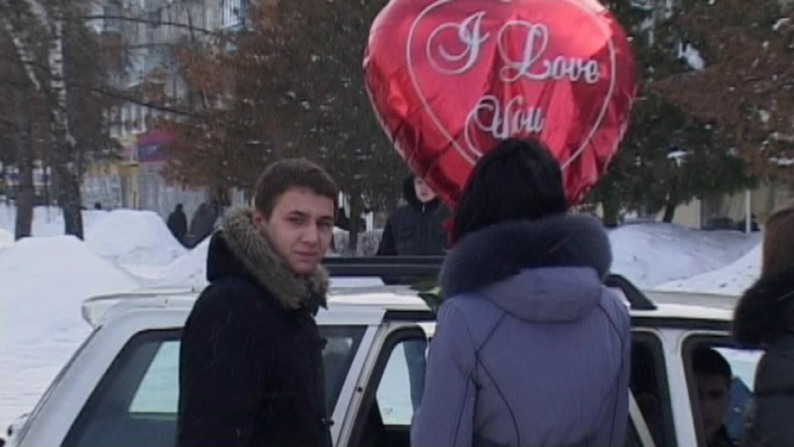 Нас ожидает порция февральских праздников и 8 марта: что предлагают в кино