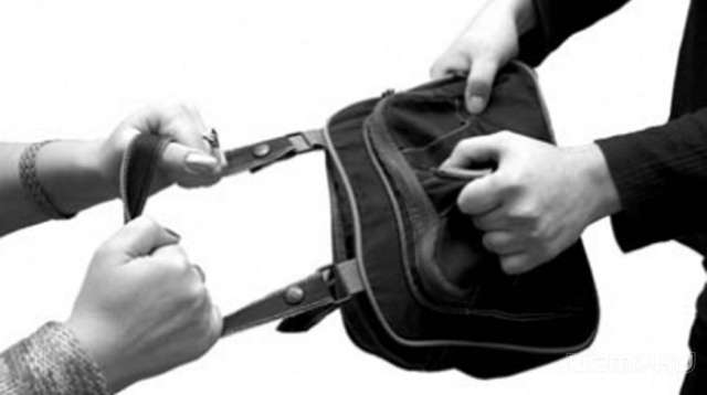 Силовой кабель, сумка и колеса, - за вчерашний день в Орловской области произошло три кражи