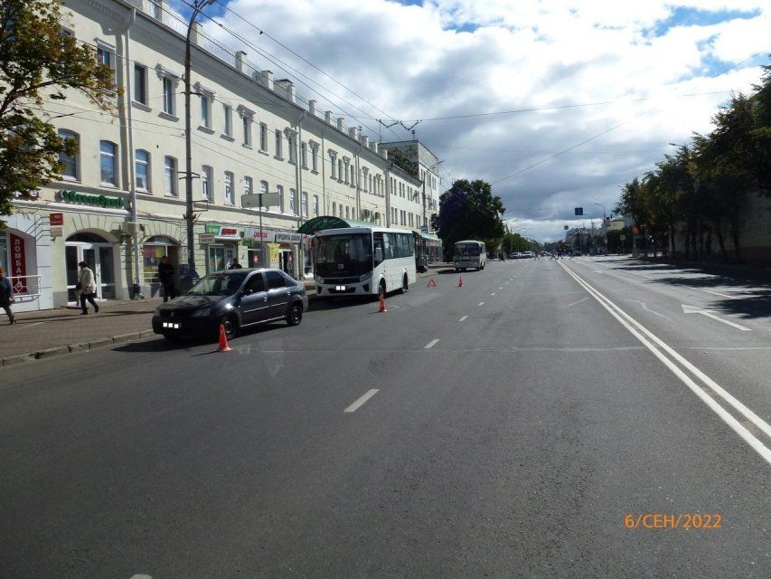 В Орле в маршрутке упала пенсионерка 