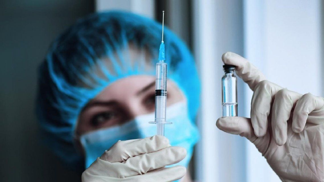 Минздрав включил вакцинацию от COVID-19 в календарь профилактических прививок