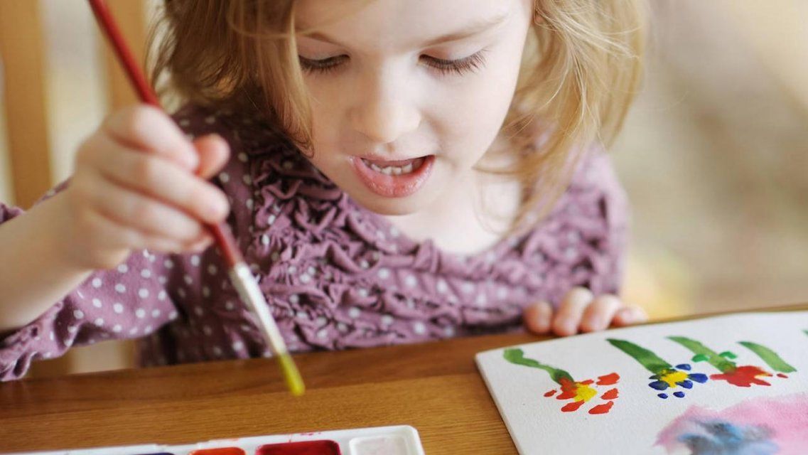 Юным орловчанам предлагают нарисовать «Ёлку Победы»