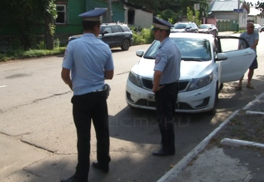 Выбор не большой - автокресло или штраф. Сотрудники орловского ГИБДД провели рейд и проверили, есть ли в городе родители-нарушители. За два дня таких не нашли