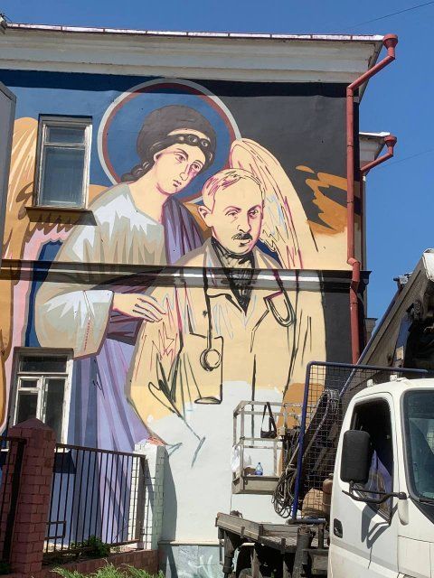  В Орле появился мурал в честь Владимира Турбина