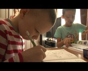 Отрезаны от всего мира. Первоклассники из поселка Новотроицкий уже несколько лет не могут пойти в школу 