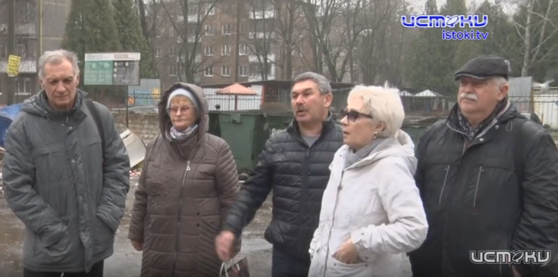 Депутаты виноваты. Представительница орловской управляющей компании назвала одну из причин не убираемой несколько лет территории возле "Стрелы"