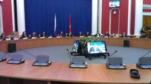 Александр Козлов посоветовал депутатам взять пример с него и отказаться от всех льгот