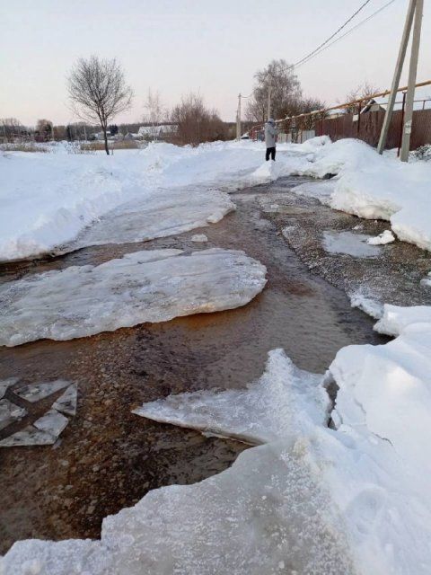 В деревне Овсянниково Орловского МО в воскресенье по улицам хлестала вода