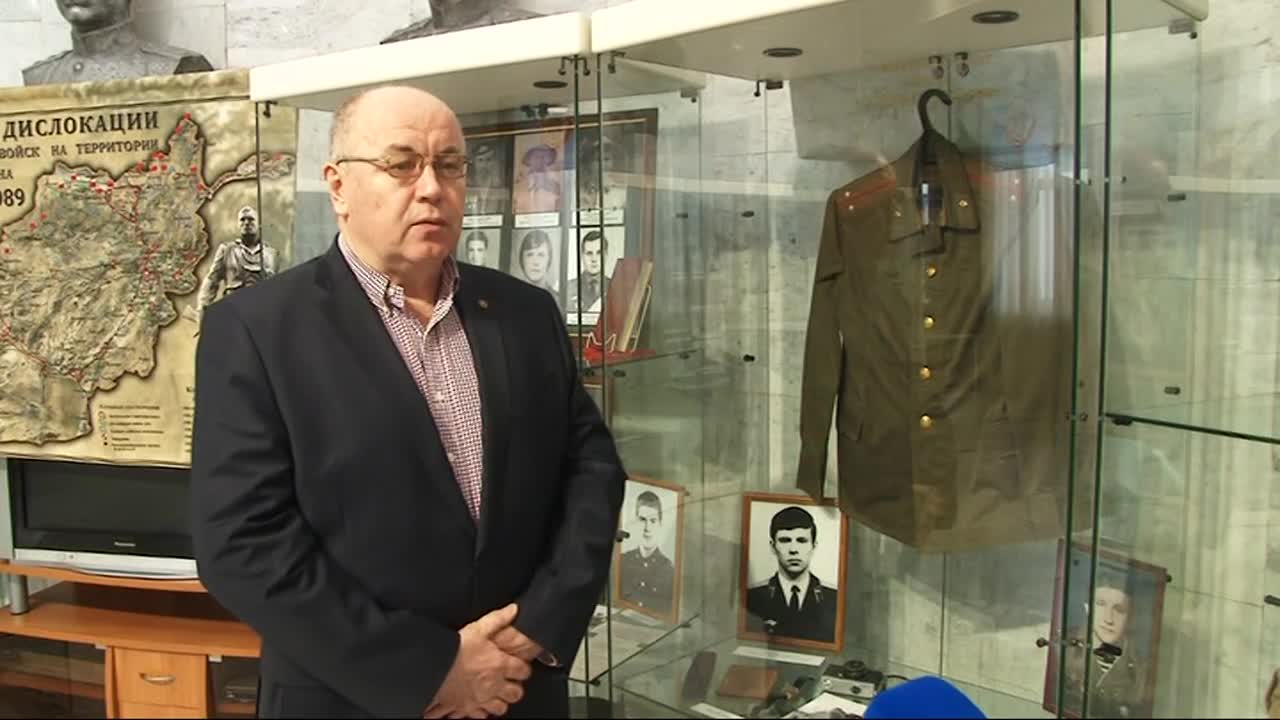 Предметы быта солдат, настоящая форма военных и боевые ордена офицеров. В Орле проходит выставка «Опаленные Афганистаном»