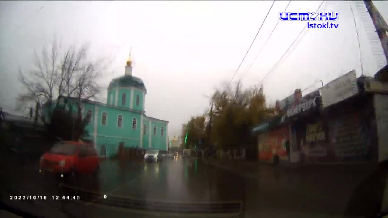 Обильные осадки в виде дождя вновь превратили Орёл в плавающий город