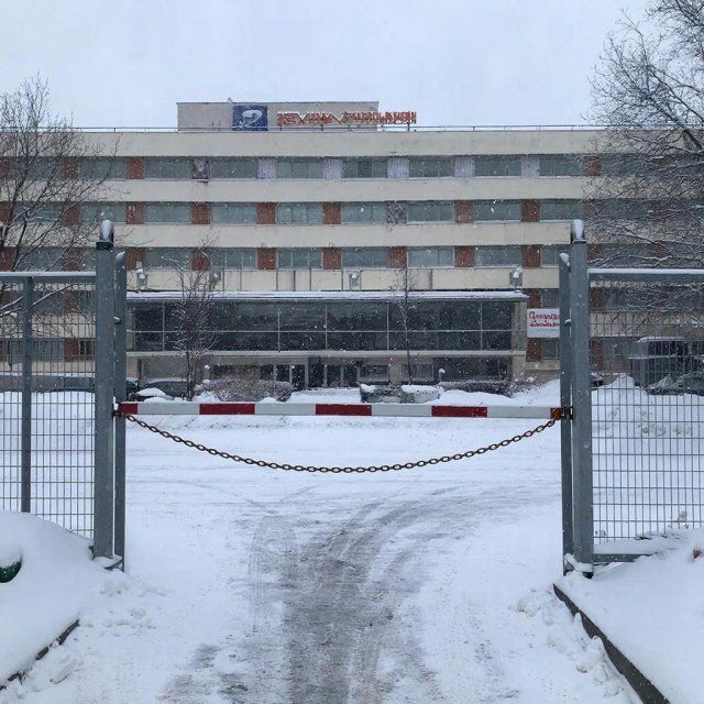 Суд подтвердил лишение прав орловчанина за наезд на шлагбаум у больницы в Ливнах