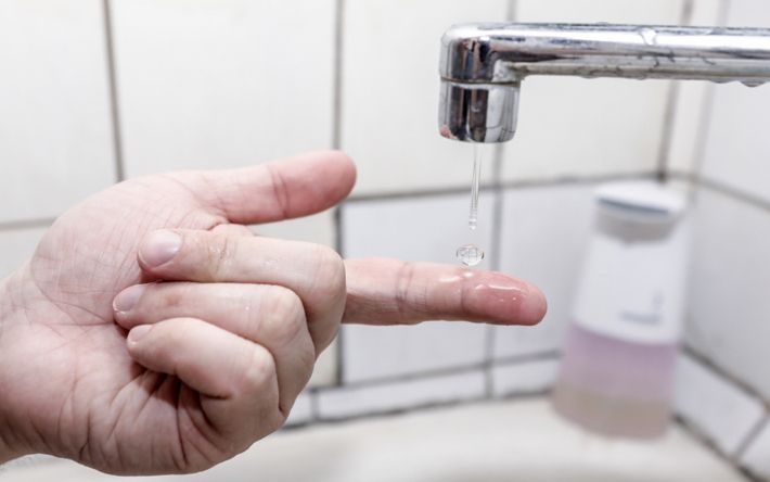 Жители одного дома по ул. Латышских стрелков остались без горячей воды на две недели