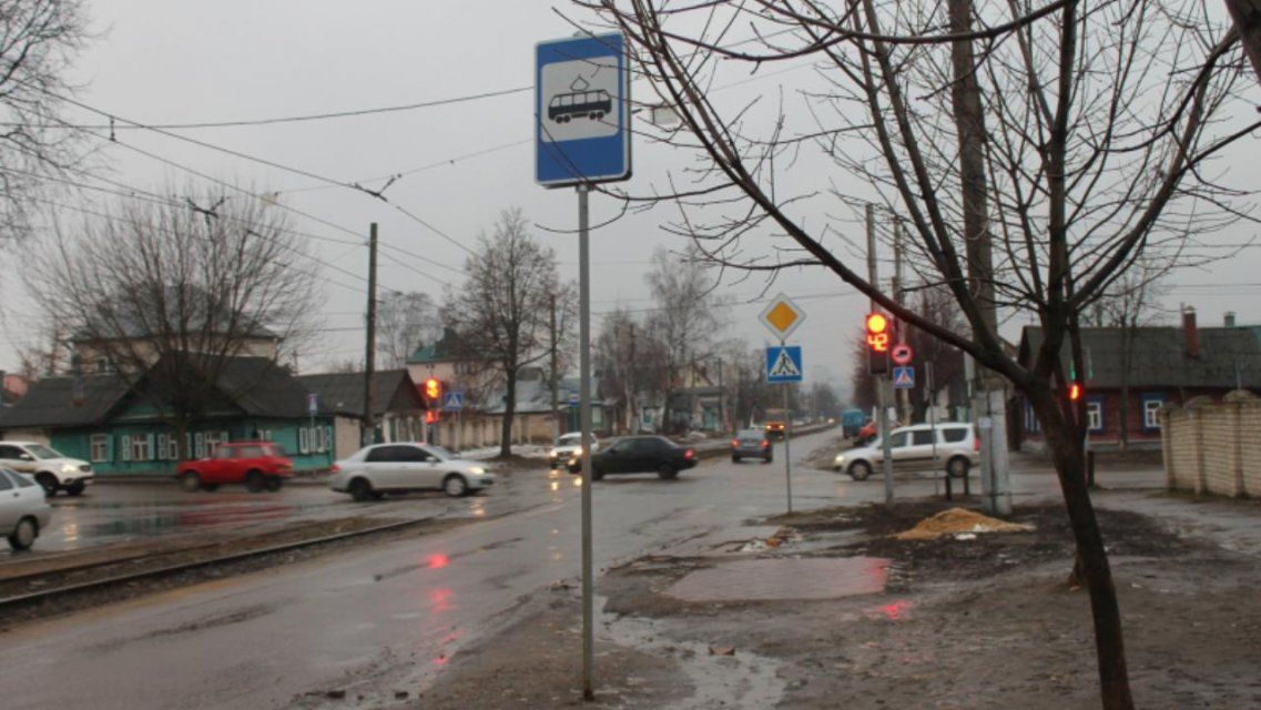 И в зной, и в стужу: орловчане жалуются на остановки без крыши