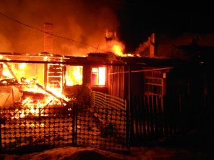 В п. Верховье сгорел многоквартирный жилой дом