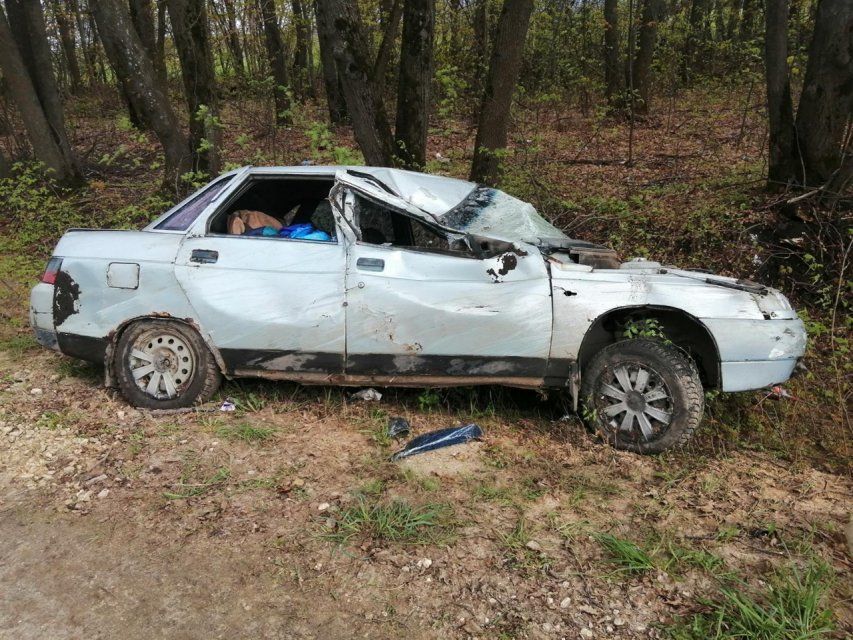 Под Орлом с трассы улетела в кювет «десятка»