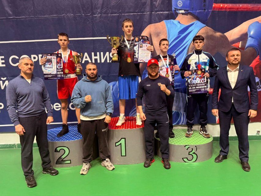 Орловский боксер Никита Комаров завоевал серебряную медаль на Всероссийских соревнованиях по боксу