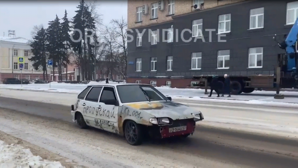 ВИДЕО: на дорогах Орла был замечен странный автомобиль