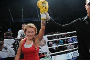 Орловских мужчин поздравит спортсменка и просто красавица