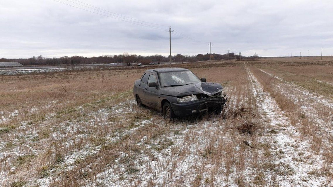 В Орловской области водитель ВАЗа вылетел под грузовик