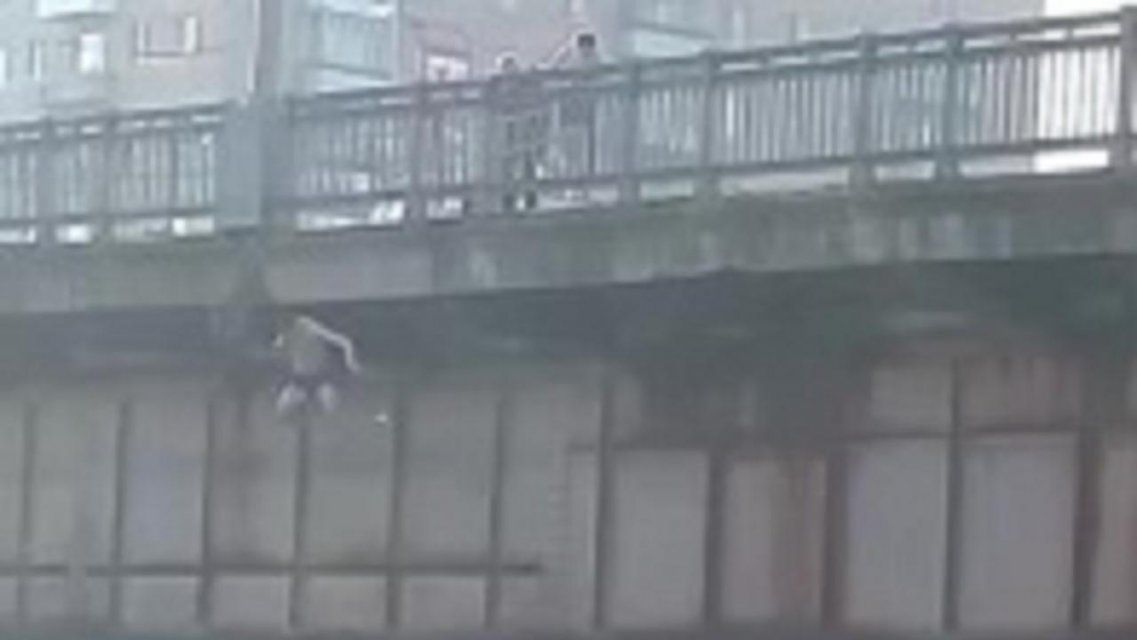 Видео: ради славы орловчанин спрыгнул с Красного моста