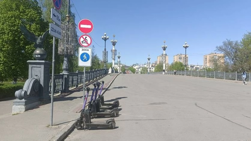 В Орле введен запрет на движение СИМ в районе Ленинского моста и Почтового переулка!