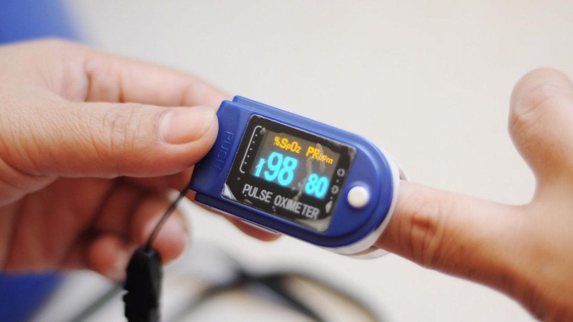 Жена орловского врача рассказала о важности пульсоксиметра