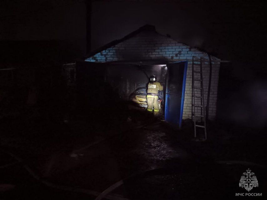 В Орловской области пенсионер пострадал при пожаре в гараже