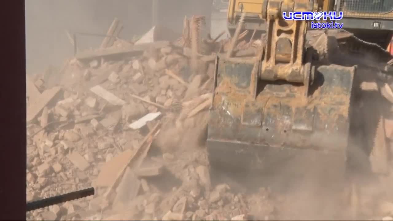 Пришли снимать сюжет про памятник, а застали его снос