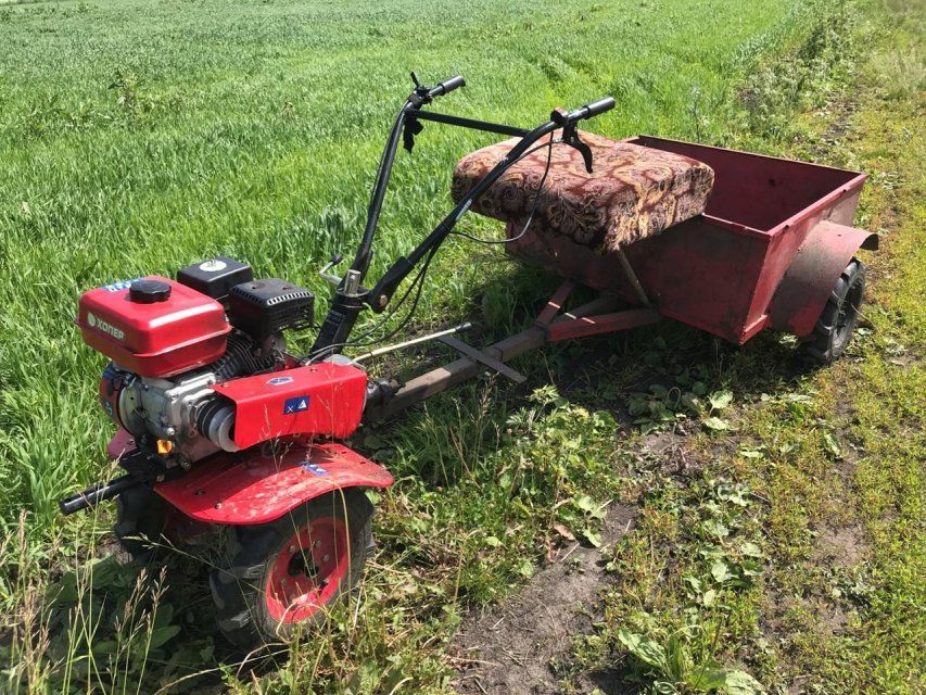 Под Орлом опрокинулся мотоблок