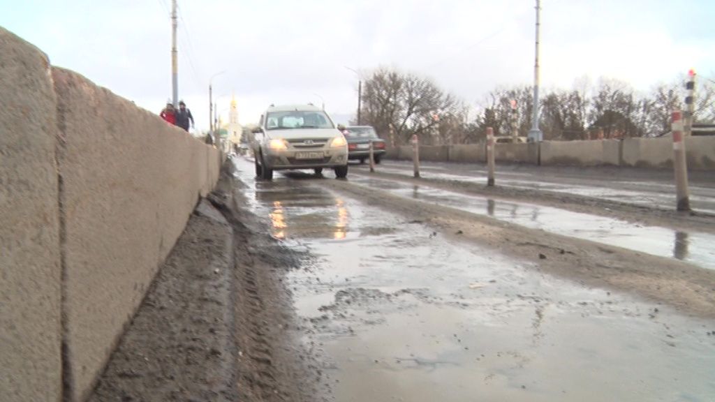 Ямочный ремонт моста Дружбы в Орле выполнен с недочетами