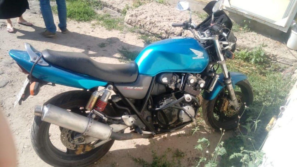 Ливенский байкер не справился с управлением и опрокинулся