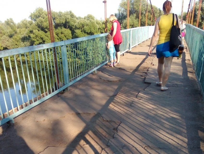 Народный корреспондент показал еще один мост, который требует ремонта