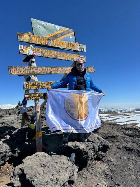 Ректор ОГИК поднялся на вершину Килиманджаро 