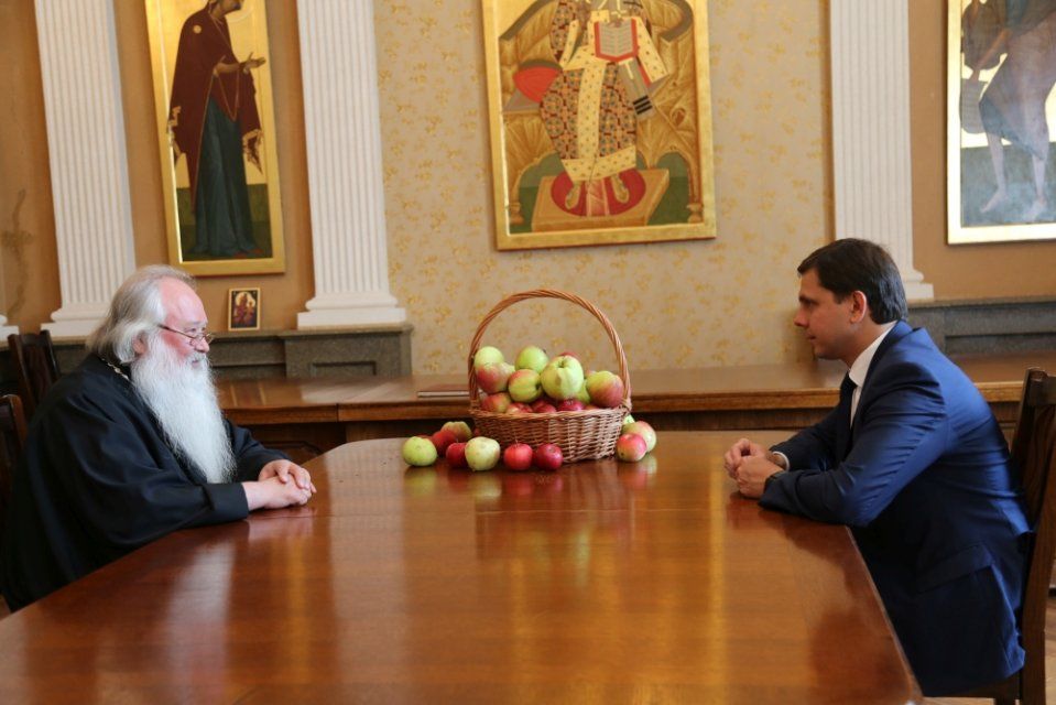 К митрополиту съездил, а на главврачей времени не нашел: Клычкова упрекнули в проблемах орловской медицины